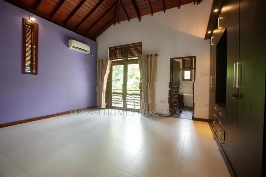Modern Contemporary Luxury Home At Delpe Junction, Ragama