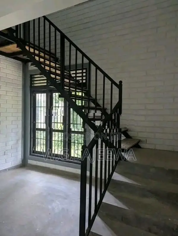 2 Storey house rent in Gampaha - Yakkala road (Suitable for office)