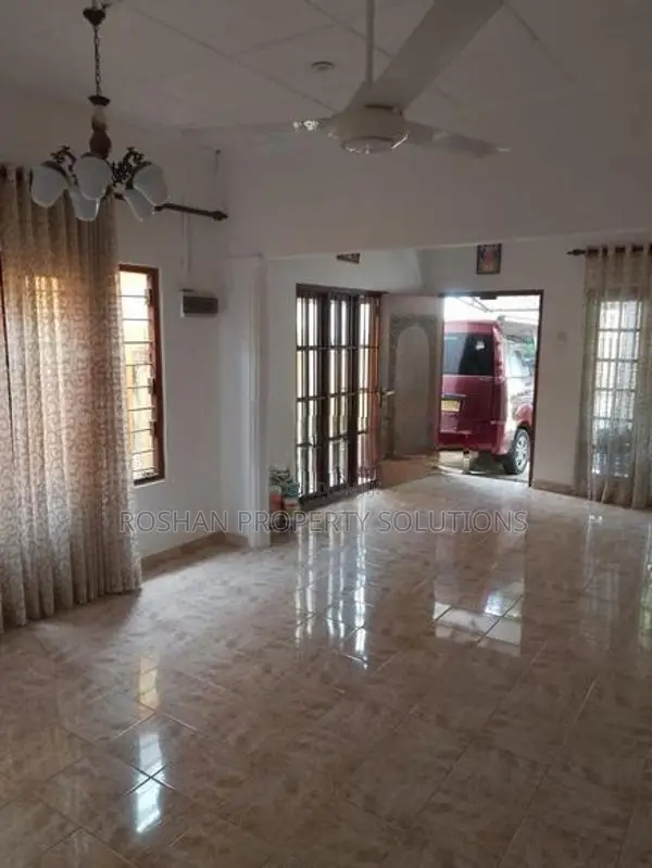 Single house for rent in Rathmalana
