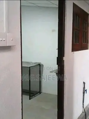 Single house rent in Ja Ela, kanuwana (Suitable for Office/Staff)