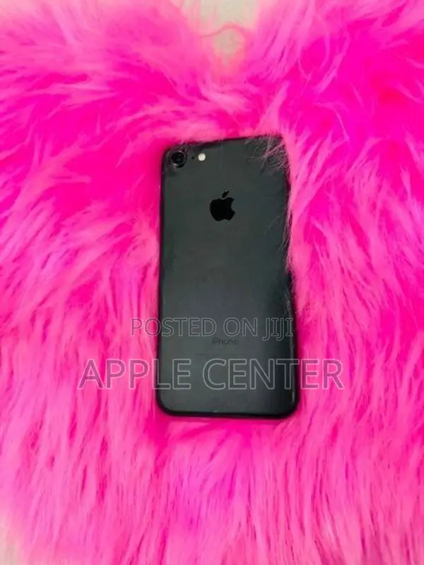 Apple iPhone 7 128GB (Used)