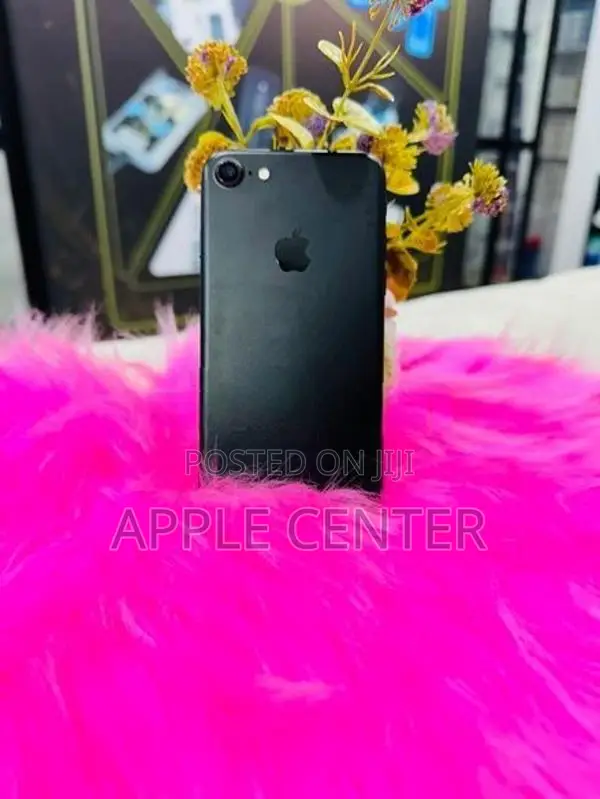 Apple iPhone 7 128GB (Used)