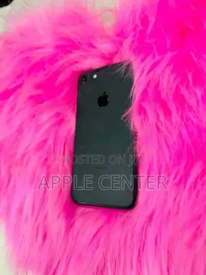Apple iPhone 7 128GB (Used)