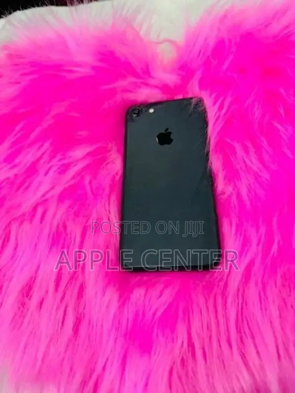 Apple iPhone 7 128GB (Used)