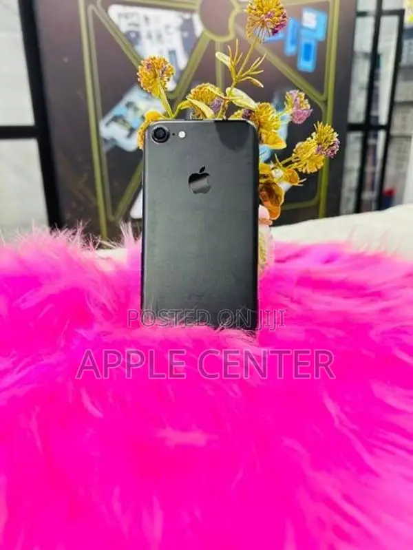 Apple iPhone 7 128GB (Used)