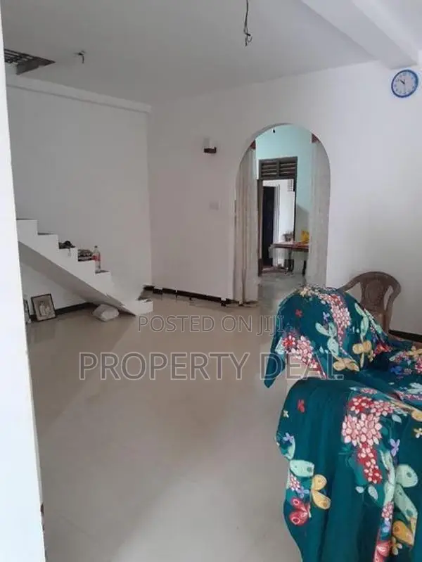 6 BR House for Sale in Maharagama - PDH211