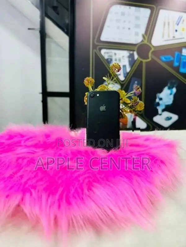 Apple iPhone 7 128GB (Used)