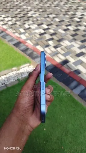 Apple iPhone 17 (Used)