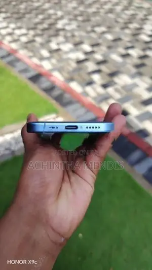 Apple iPhone 17 (Used)
