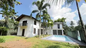 5 Bedroom Luxury House for Sale in Malabe (HS5044)