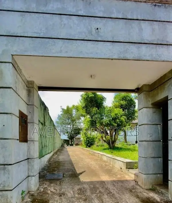 5 Bedroom Luxury House for Sale in Malabe (HS5044)