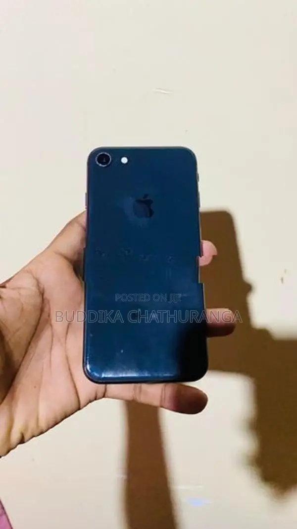 Apple iPhone 8 (Used)