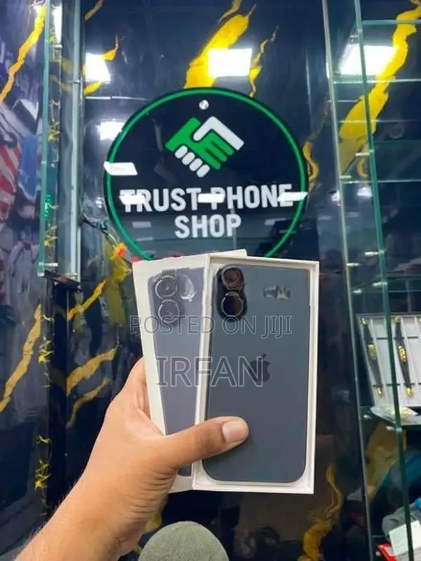 Apple iPhone 17 (Used)