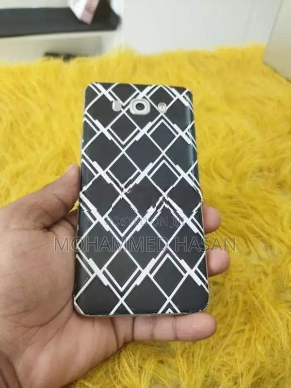 Samsung Galaxy J7 (Used)