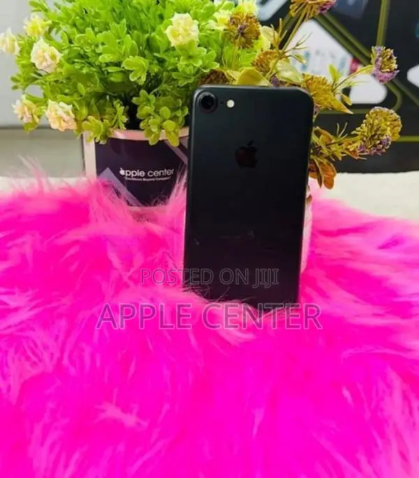 Apple iPhone 7 128GB (Used)