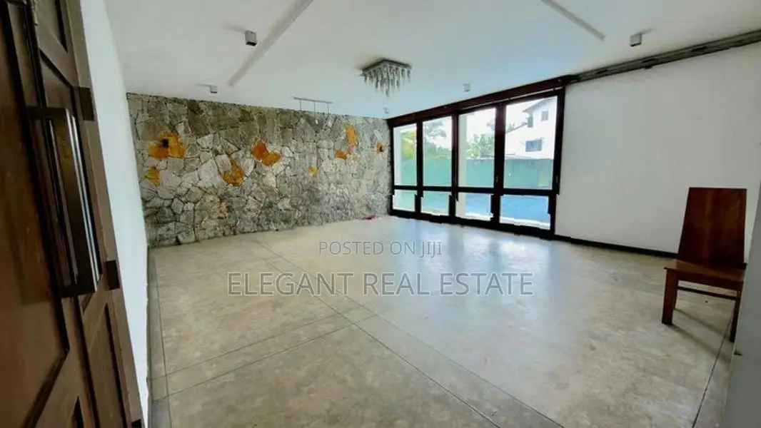 05 Bedroom Unfurnished House for Sale in Malabe (A6859)