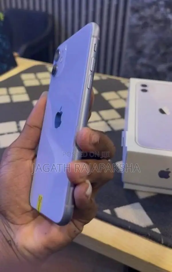 Apple iPhone 11 (Used)