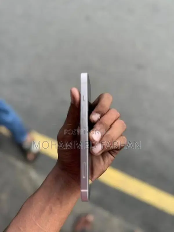 Apple iPhone 13 (Used)