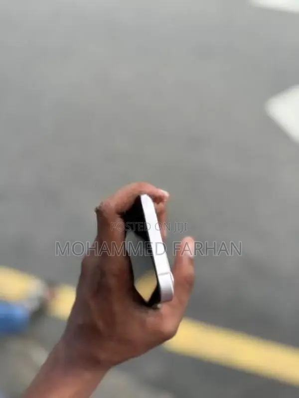 Apple iPhone 13 (Used)