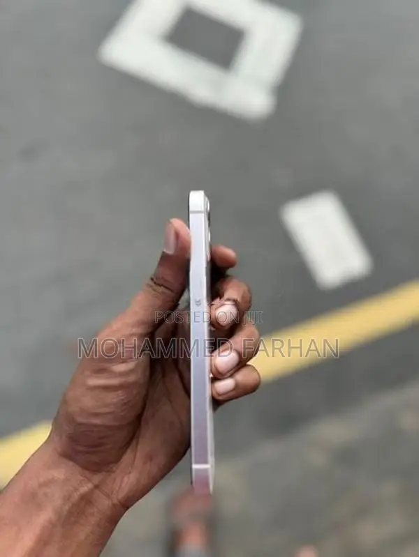 Apple iPhone 13 (Used)