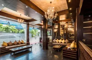 30,000 sq.ft - Luxury Hotel for Sale CP34754 Mount Lavinia