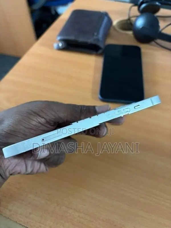Apple iPhone 14 (Used)