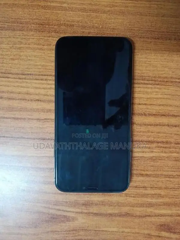 Apple iPhone XS (Used)