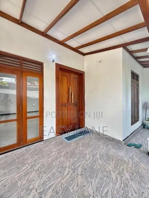 Brand New House For Sale In Malabe, Rathnarama Road// RU