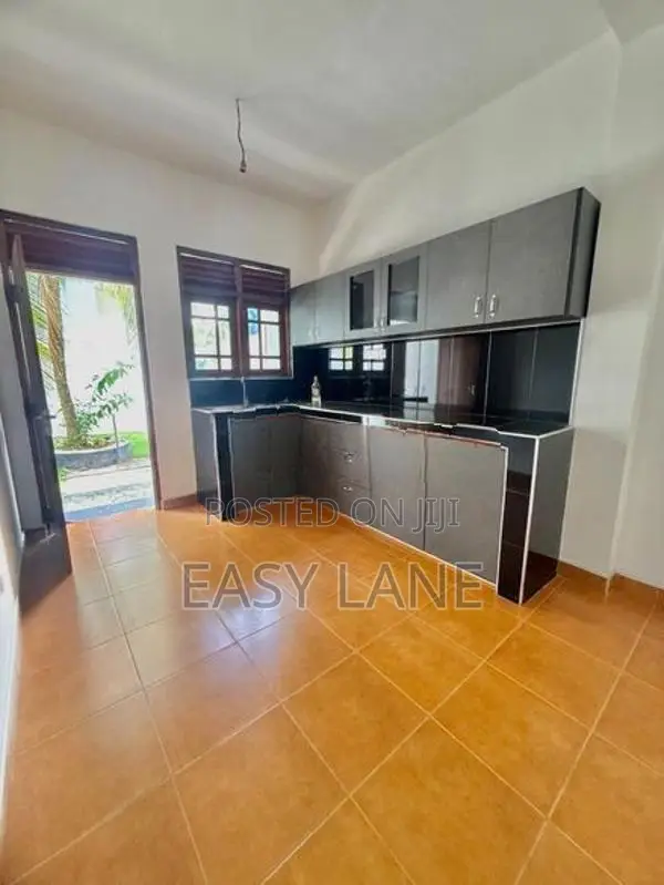 Brand New House For Sale In Malabe, Rathnarama Road// RU