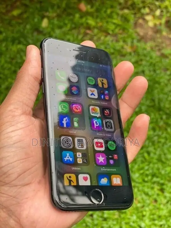 Apple iPhone 7 (Used)