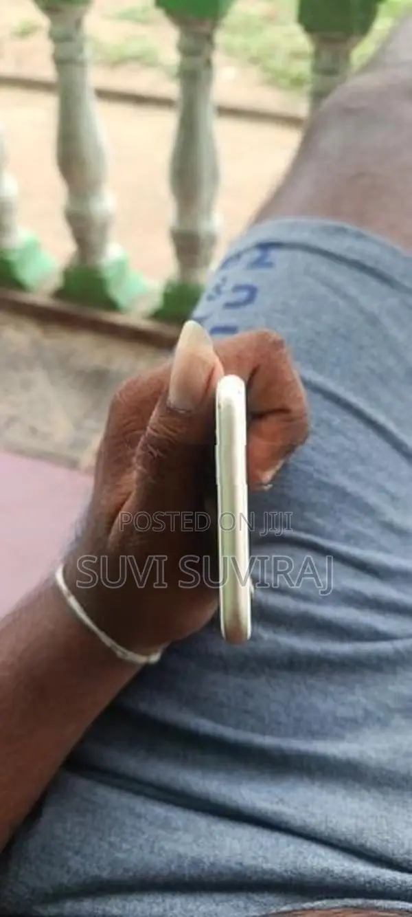 Apple iPhone 6S (Used)