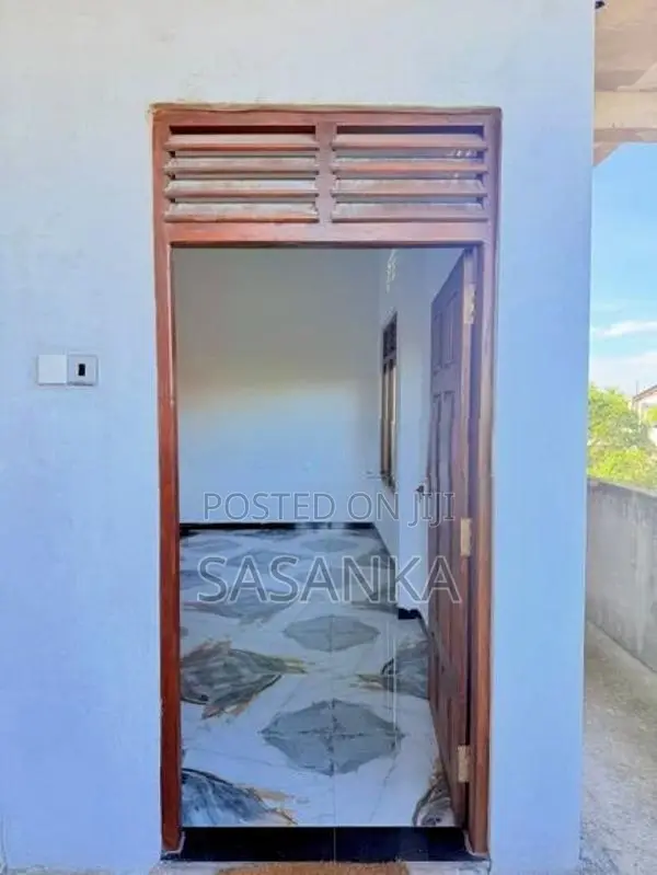 MOUNT LAVINIA BRAND NEW LUXURY 3 BED ROOMS HOUSE FOR RENT