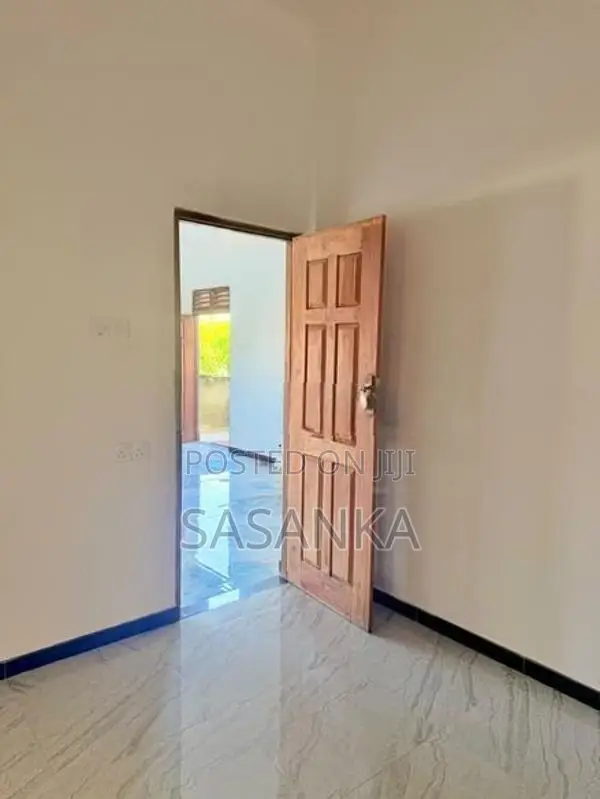 MOUNT LAVINIA BRAND NEW LUXURY 3 BED ROOMS HOUSE FOR RENT