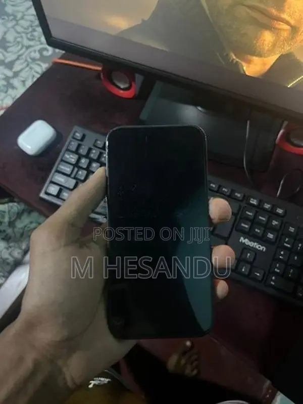 Apple iPhone 13 (Used)
