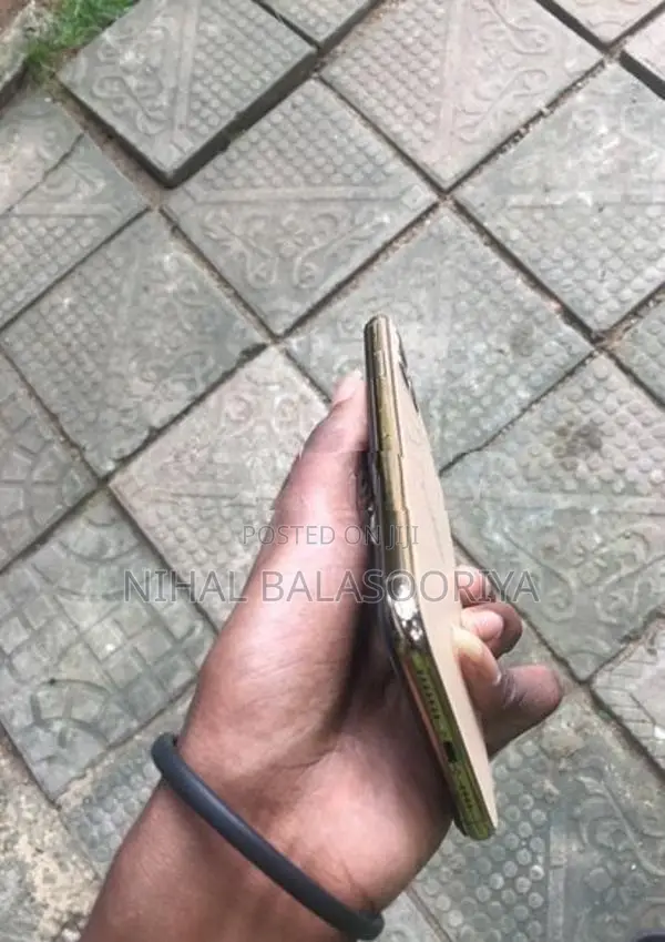 Apple iPhone 11 Pro Max (Used)
