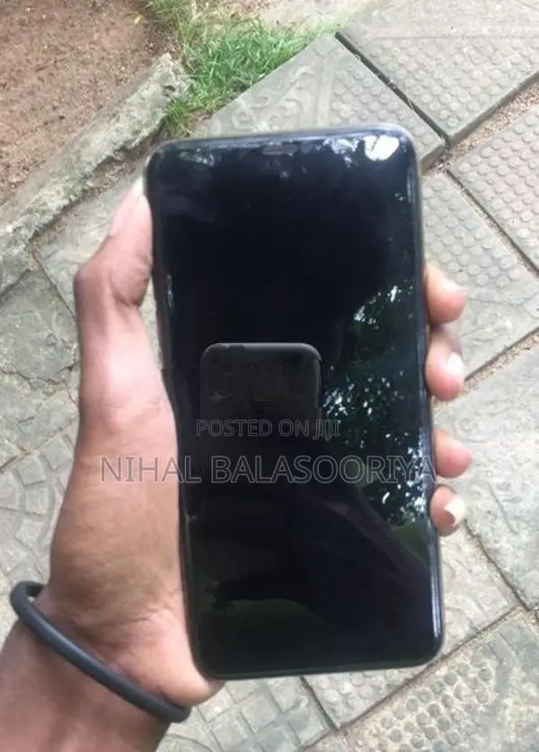 Apple iPhone 11 Pro Max (Used)