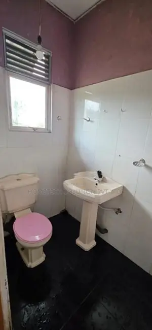 මහරගම ටවුමේ ගෙයක් කුලියට (උඩු මහල )