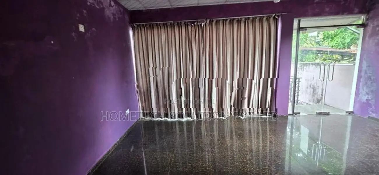 මහරගම ටවුමේ ගෙයක් කුලියට (උඩු මහල )