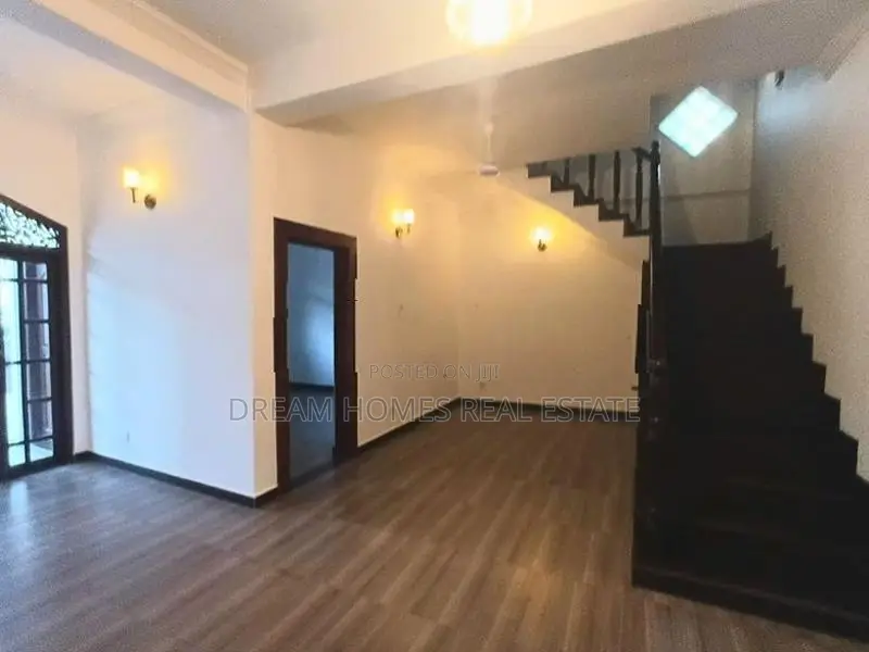 6-Bedroom House For Sale – Bokundara, Piliyandala