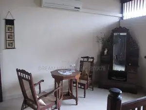 4-Bedroom Upper-Floor House For Rent – Colombo 05