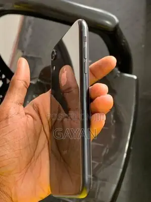 Apple iPhone XR (Used)