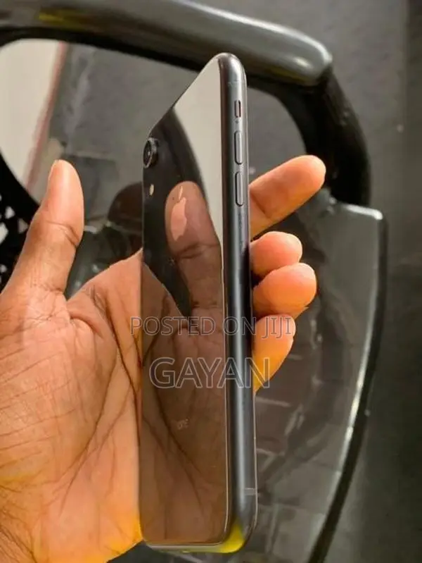 Apple iPhone XR (Used)