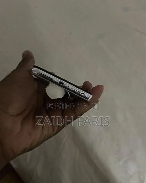 Apple iPhone X (Used)