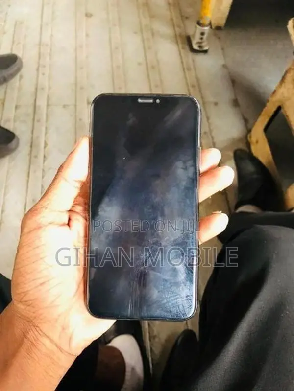 Apple iPhone X (Used)