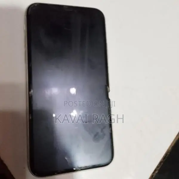 Apple iPhone 11 (Used)