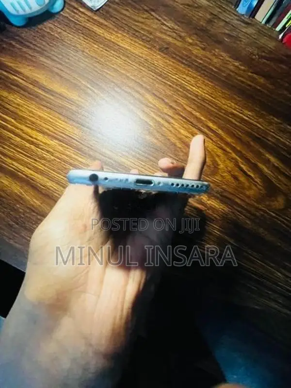 Apple iPhone 6S (Used)