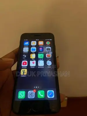 Apple iPhone SE 2 (Used)