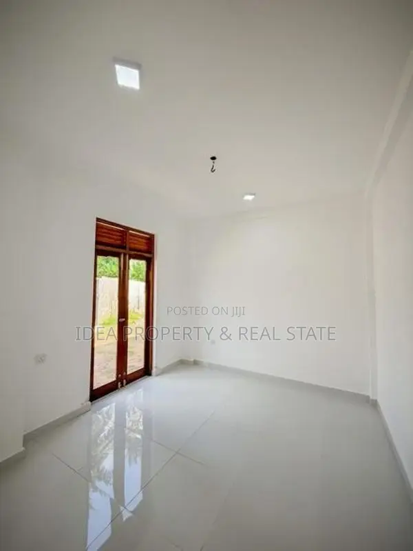 (HHS-012) Brand-New House For Sale Kottawa
