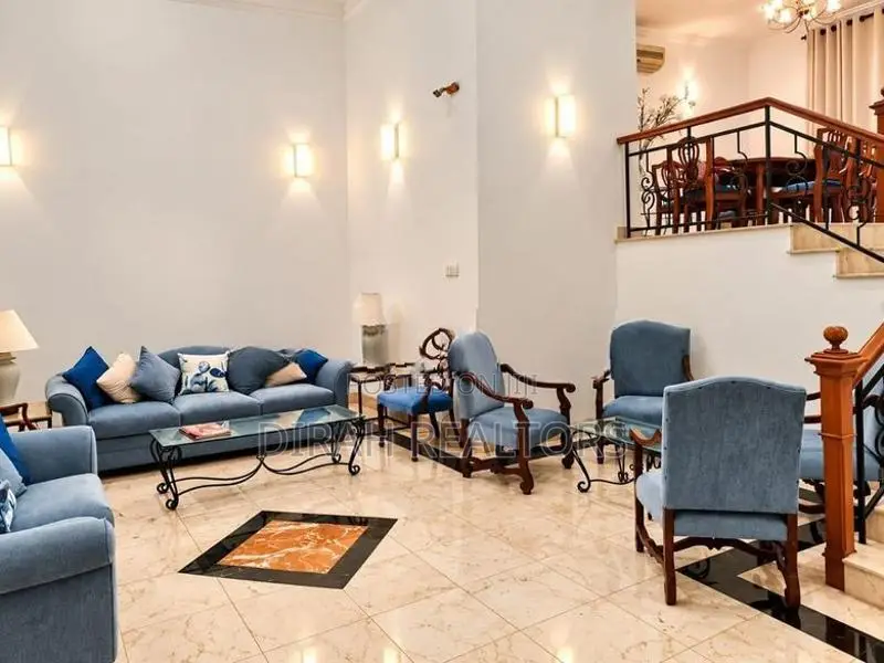 7BR Luxury House For Sale | Dehiwala (DS-041)