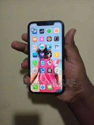 Apple iPhone 11 64GB Black (Used)